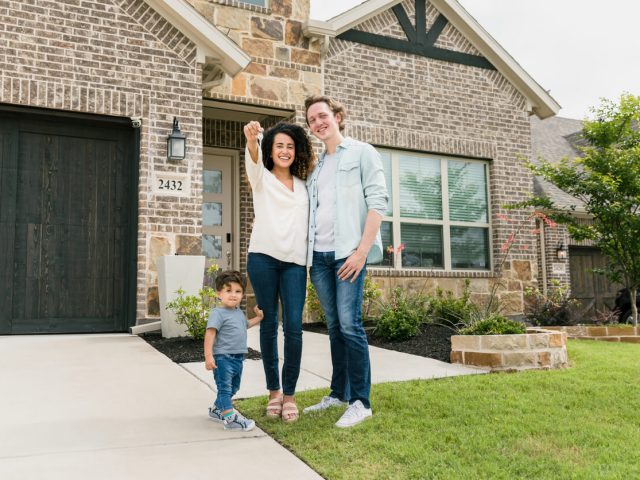 Welcome Wagon: Turning New Movers into Loyal Customers from Day One